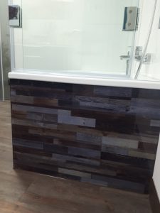 Badewannenverglasung aus Glas