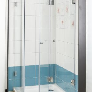 Glasdusche mit Falttür