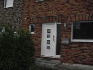 Glasvordach Reihenmitte